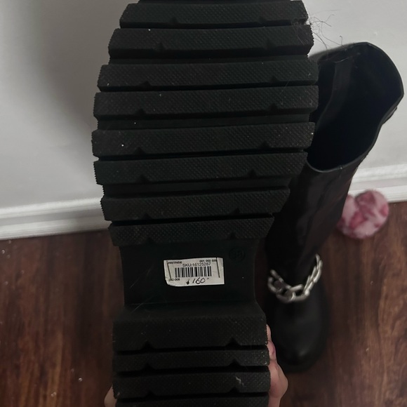 Aldo Black Leather Knee-High Boots with Chain Detail - Picture 5 of 6